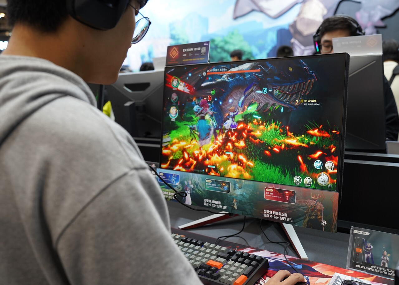 현장에서 게임을 시연한 유저들의 반응도 호평 일색이었다. 많은 유저들이 태그 콤보 액션이 큰 장점이라고 밝혔다. [사진=김민우 기자]