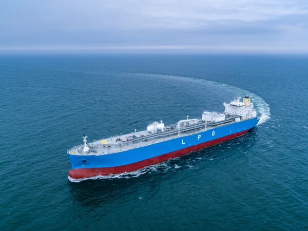 HD현대중공업이 지난 2023년 건조해 인도한 초대형 LPG운반선(VLGC)을 시운전하고 있다. [HD현대 제공=뉴스퀘스트]