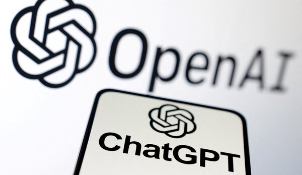 생성형 AI의 대표격인 '오픈AI'의 챗GPT는 사용자가 질문하는 대답에 맞춰 가장 적합하다고 판단되는 데이터를 내놓는 식이었다. [사진=로이터/연합뉴스]