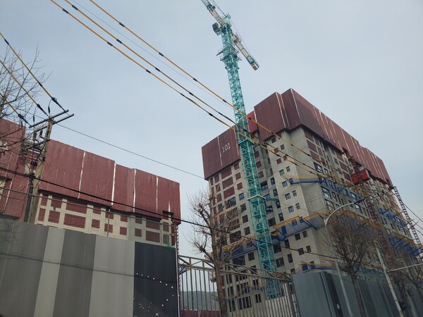 아파트 공사 현장 모습 [사진=뉴스퀘스트]