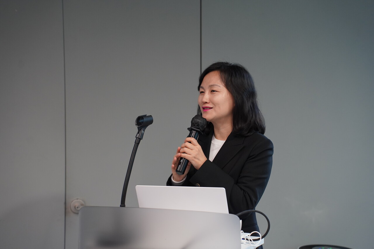 이동연 KISA 국민피해대응단장이 고도화된 스미싱 범죄 사례를 언급하며 KISA의 선제적 대응 방안을 소개하고 있다. [사진=김민우 기자]