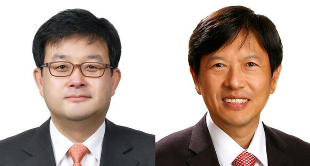 (왼쪽부터) 손현호 SK디스커버리 대표이사 사장, 안현 SK하이닉스 개발총괄(CDO) 사장. [SK 제공=뉴스퀘스트]