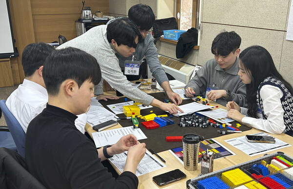 효성 58기 신입사원들이 소통교육을 받고있다. [효성 제공=뉴스퀘스트]