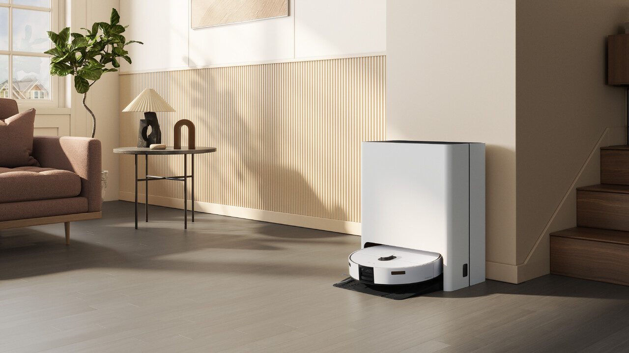 삼성전자 '비스포크 AI 스팀'이 로봇청소기 최초로 '개인정보보호 중심 설계(PbD)' 인증을 획득했다. [삼성전자 제공=뉴스퀘스트]