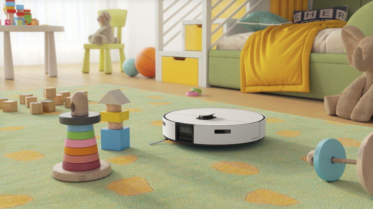 이번에 PbD 인증을 획득한 삼성전자의 '비스포크 AI 스팀'은 국내 최초로 물걸레 스팀 살균 기능을 탑재한 올인원 로봇청소기다. [삼성전자 제공=뉴스퀘스트]