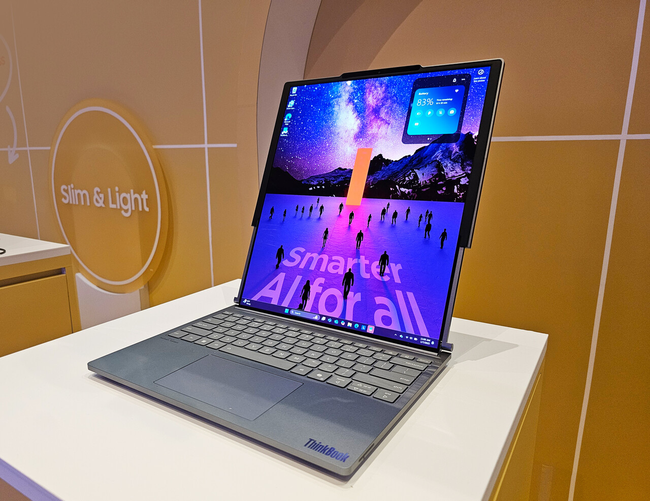 삼성디스플레이가 오는 4월 세계 최초로 노트북용 롤러블 OLED를 양산한다. [삼성디스플레이 제공=뉴스퀘스트]