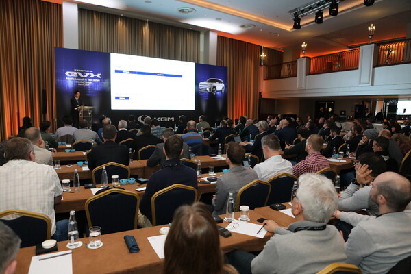 KGM이 튀르키예 현지에서 제품력과 판매 성장세를 앞세워 지난 2024년 가장 빠르게 성장한 브랜드로 선정되는 영예를 안았다. (ODMD 시상식. 사진 3번째 줄 오른쪽에서 4번째 튀르키예 대리점 대표) [사진=KG모빌리티]