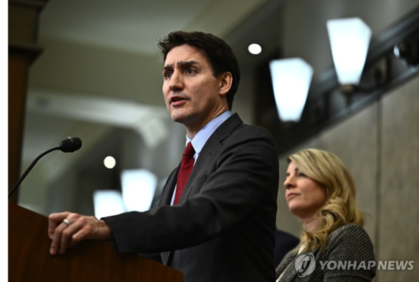 쥐스탱 트뤼도 캐나다 총리는 트럼프 대통령의 행정명령에 반발, 미국산 제품에도 25%의 관세를 부과하겠다고 발표했다. [사진=AP/연합뉴스]