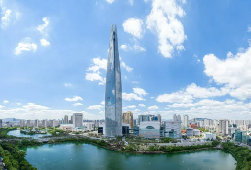 롯데쇼핑은 지난해 잠정 연 매출액 13조9866억원, 영업이익 4731억원을 기록했다. [사진=롯데]