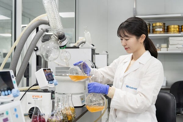 한국콜마는 우리나라 자생식물인 꼬리조팝나무에서 업계 최초로 항노화(Anti-aging) 효과를 확인했다고 18일 밝혔다. [사진=한국콜마]