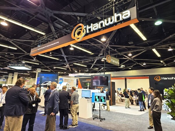 한화세미텍이 미국에서 18일 열린  IPC APEX 엑스포 2025 전시에 참가했다. 사진은 현장 부스 사진. [사진=한화세미텍]