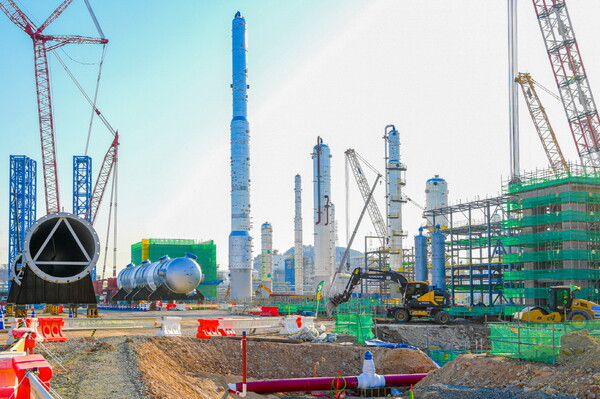 S-OIL 샤힌 프로젝트 현장에서 석유화학 시설물의 건설 공사가 순조롭게 진행되고 있다. [사진=S-OIL]