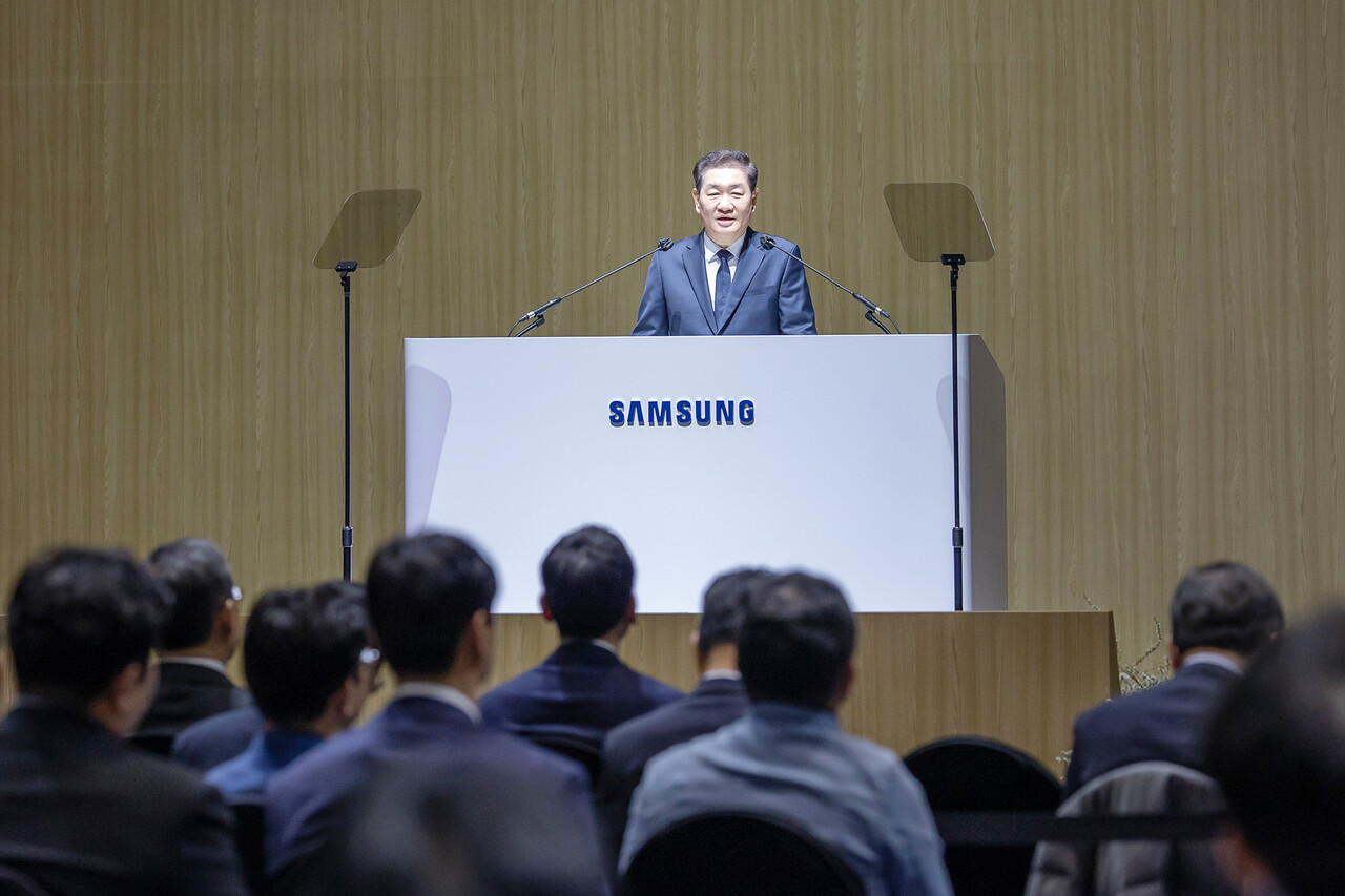 한종희 대표이사 부회장이 지난 3월 19일 정기 주주총회에서 인사말을 하고 있다. [사진=삼성전자]