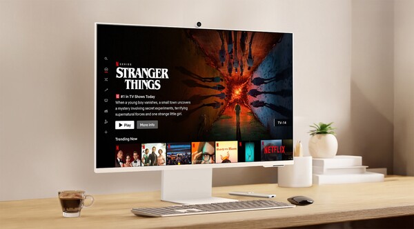  삼성전자 스마트모니터에서는 'HDR10+(High Dynamic Range 10+)' 기술을 적용한 넷플릭스 콘텐츠를 즐길 수 있다. [사진=삼성전자]