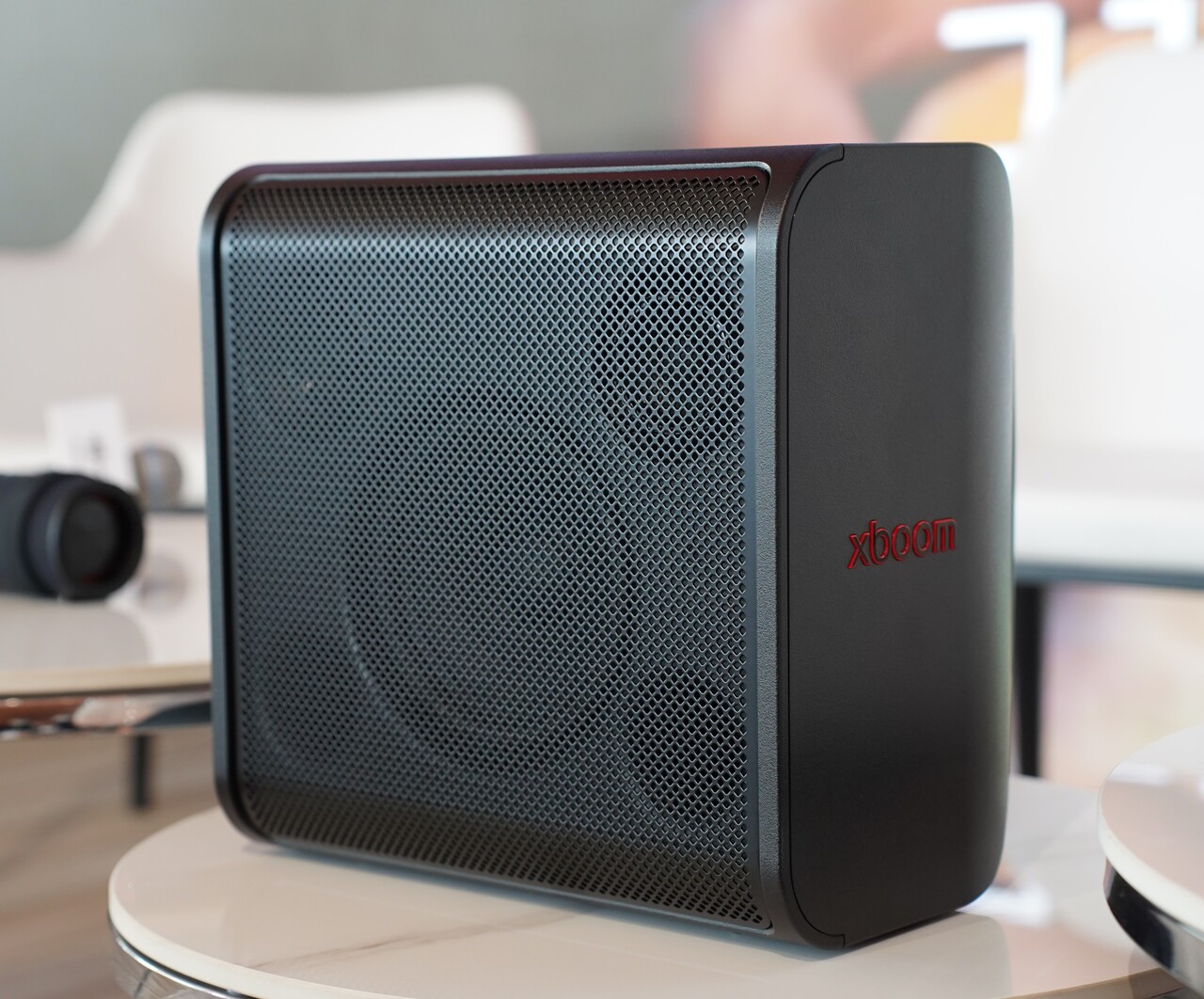 LG전자가 7일 공개한 신제품 'LG 엑스붐 스테이지 301'. [사진=김민우 기자]