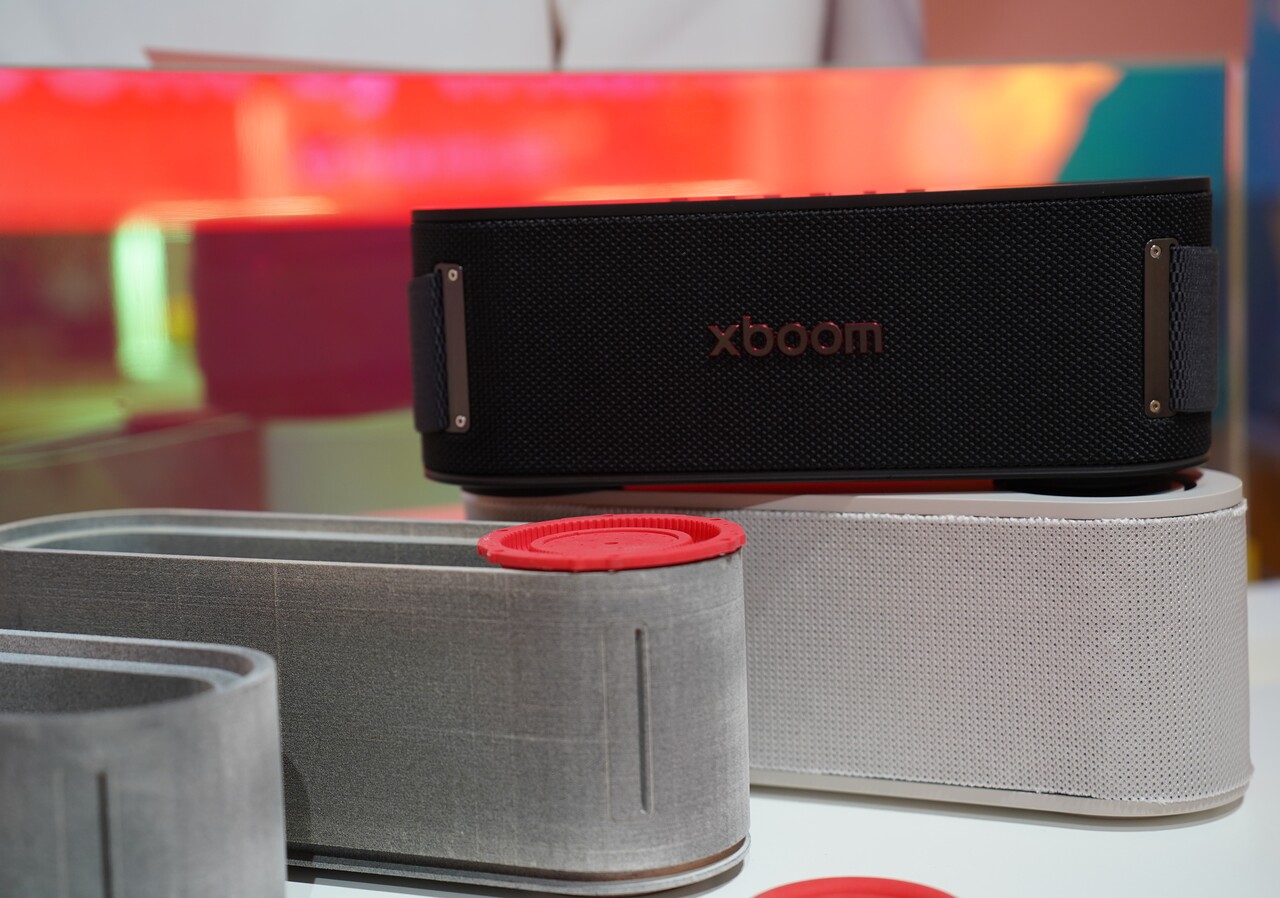 LG전자가 출시한 'LG 엑스붐 바운스' 실물. [사진=김민우 기자]