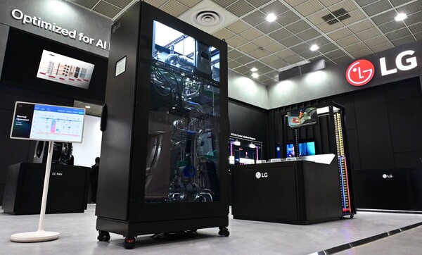 LG전자가 현지시간 14일부터 17일까지 미국 워싱턴 D.C에서 열리는 ‘데이터센터월드 2025’에 처음 참가한다. 사진은 데이터센터 내에서 칩의 열을 직접 냉각시키는 액체냉각 솔루션인 LG전자 CDU(냉각수 분배 장치). [사진=LG전자]