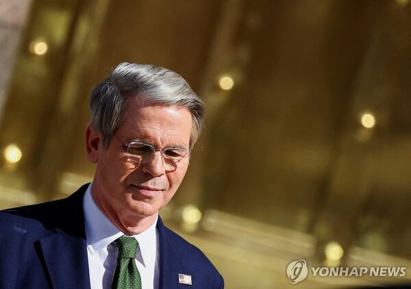 미국 도널드 트럼프 행정부의 무역 협상을 이끄는 스콧 베선트 재무부 장관이 내주 한국과의 무역 협상을  앞두고 "미국과 먼저 협상하는 국가가 더 유리한 합의를 할 수 있다"고 주장했다. [사진=연합뉴스]