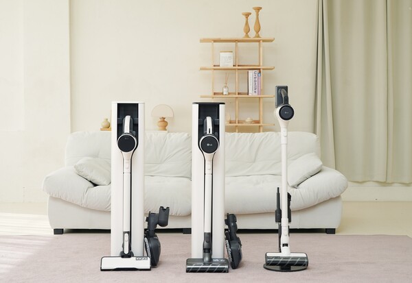 LG전자가 무선청소기 ‘LG 코드제로 오브제컬렉션 A9 AI’을 출시했다. 배터리 잔량과 수명, 기기 이상 등을 확인하는 제품의 진단 기능이 업그레이드됐다. [사진=LG전자]