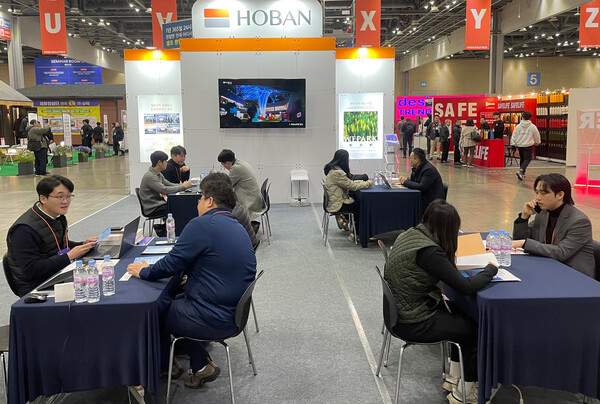 호반건설이 지난 2월 ‘2025 코리아빌드위크’에서 협력업체의 홍보 부스를 지원하고 구매상담회 프로그램을 운영했다.[사진=호반건설]