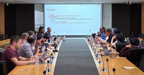 GSMA RCS 그룹 표준화 회의가 실제 진행되는 모습. [사진=SKT]