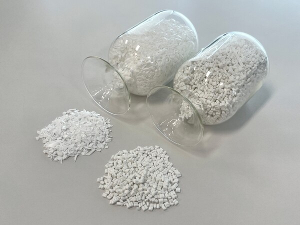 회수한 햇반 용기를 재가공해 만든 재활용 플라스틱 원료. [사진=CJ제일제당]