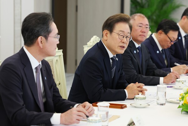 이재명 대통령이 13일 서울 용산 대통령실에서 열린 6경제 단체·기업인 간담회에서 발언하고 있다. [사진=연합뉴스]