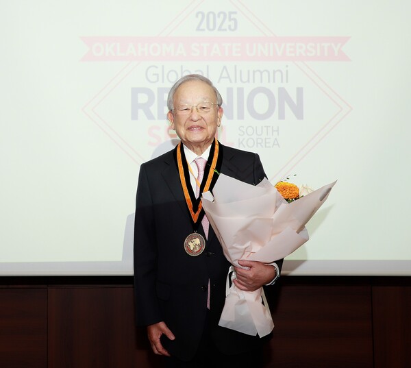 손경식 경총 회장이 헨리 베넷상을 수상했다. [사진=경총]