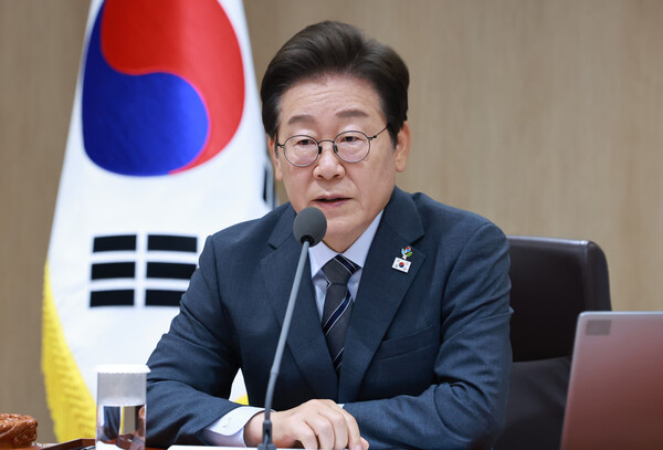 이재명 대통령이 24일 서울 용산 대통령실 청사에서 열린 국무회의를 주재하고 있다. [사진=연합뉴스]