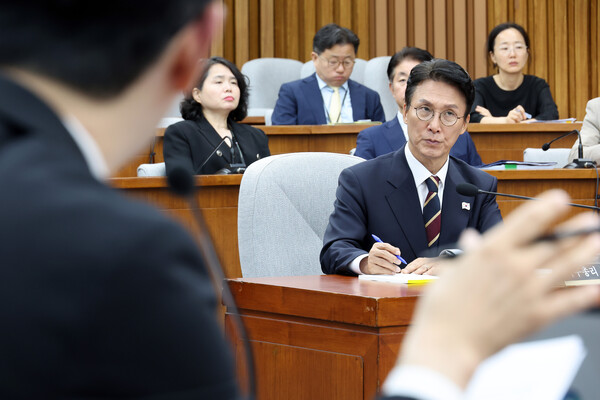 김민석 국무총리 후보자가 25일 서울 여의도 국회에서 열린 인사청문회에서 주진우 국민의힘 의원의 질의를 받고 있다. [사진=연합뉴스]