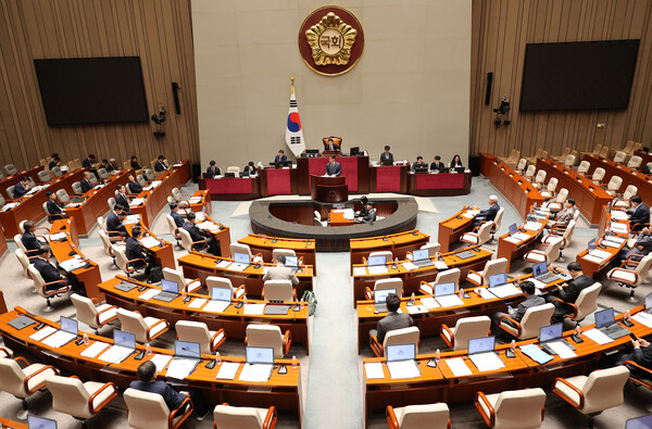 1일 국회에서 예산결산특별위원회의 추가경정예산안 심사를 위한 종합정책질의가 열리고 있다. [사진=연합뉴스]