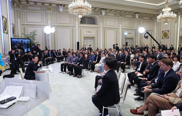 이재명 대통령이 3일 청와대 영빈관에서 열린 '대통령의 30일, 언론이 묻고 국민에게 답하다' 기자회견에서 마무리 발언을 하고 있다. [사진=연합뉴스]