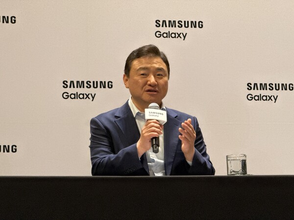 노태문 삼성전자 DX부문장 직무대행(사장)이 9일(현지시간) 미국 뉴욕에서 열린 신제품 공개행사 '갤럭시 언팩 2025' 후 열린 기자간담회에서 발언하고 있다. [사진=연합뉴스]