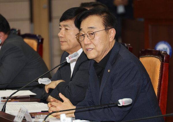 국토교통부 장관 후보자로 지명된 더불어민주당 김윤덕 의원(전주갑)이 11일 전북도청에서 열린 '전북 국회의원·도·시군 예산정책협의회'에 참석해 발언하고 있다. [사진=연합뉴스]