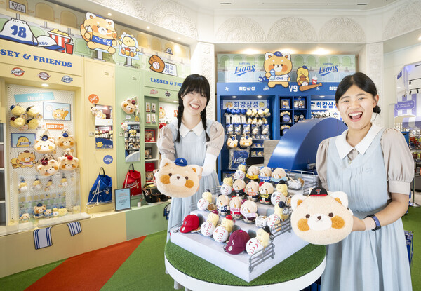 에버랜드에 마련된 'KBO 최강레시 스토어'. [사진=에버랜드]