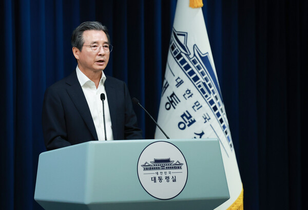 김용범 대통령실 정책실장이 31일 서울 용산 대통령실 청사에서 한미 관세 협상 타결과 관련해 브리핑을 하고 있다. [사진=연합뉴스]