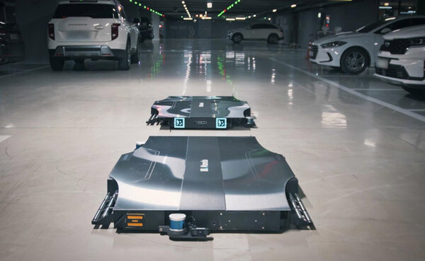 최첨단 AI 기반의 자율주행 주차로봇 ‘파키(parkie)’. [사진=HDC현대산업개발 제공]