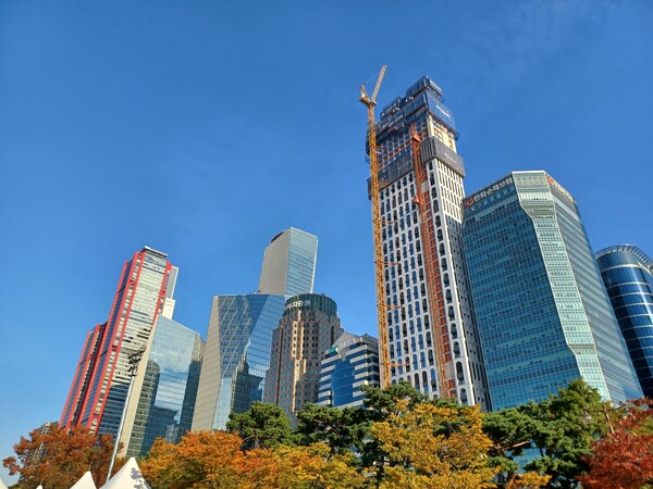 금융투자업계에 따르면 최근 금융위원회 산하 증권선물위원회는 정례회의를 열고, 미래에셋·한국투자증권의 IMA 사업자 지정 안건을 심의·의결했다. 여의도 증권가. [사진=연합뉴스]