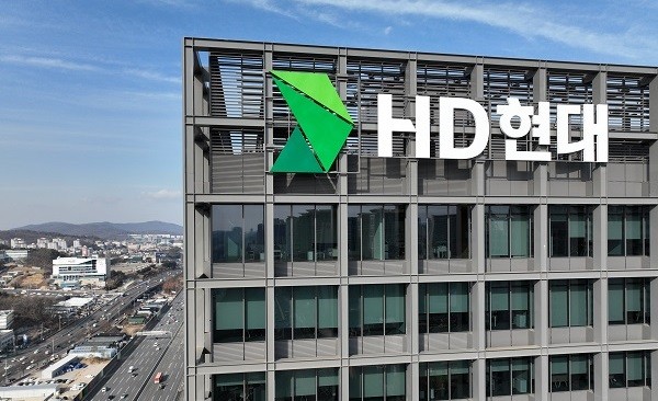 "조선업 수주전 심화?...HD현대중공업, AI 데이터센터 엔진으로 돌파" - 뉴스 썸네일 이미지