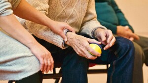 늘어나는 수명, 건강하게 누리고 있나요? 정부, '노쇠 예방 사업' 적극 추진!